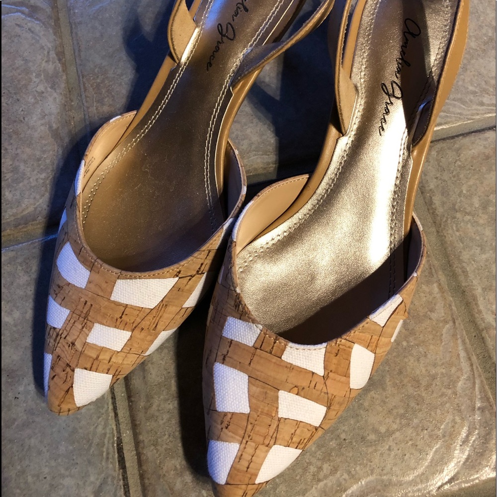 White Pumps with Cork Line Design